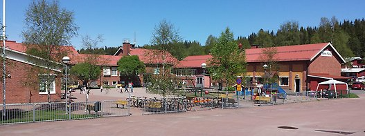 Sälens skola, teglebyggnader med skolgård i mitten